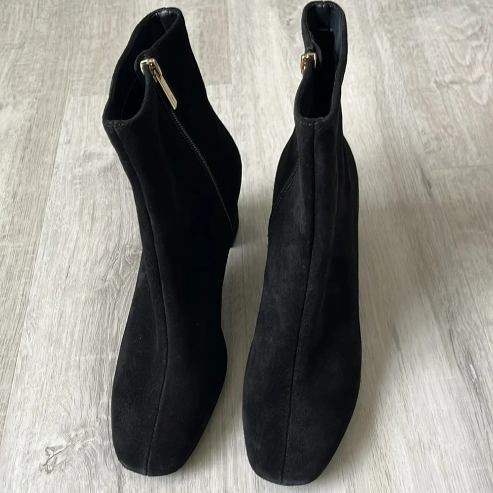 Ted Baker Neomie‎ Suede Block Heeled Ankle Boots Zipper Gold Black Womens 9 / 39